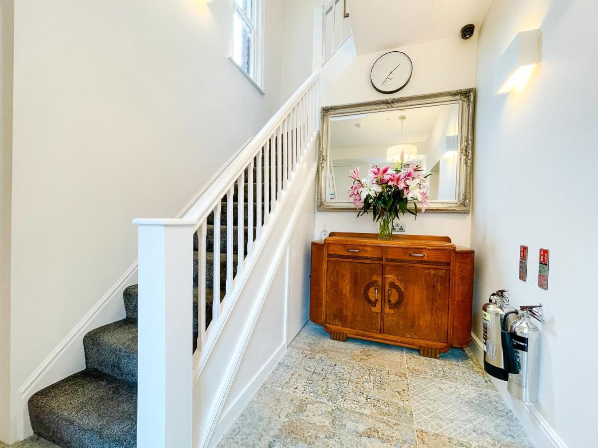 46 Ashfield Rd, Altrincham Hotel Buitenkant foto